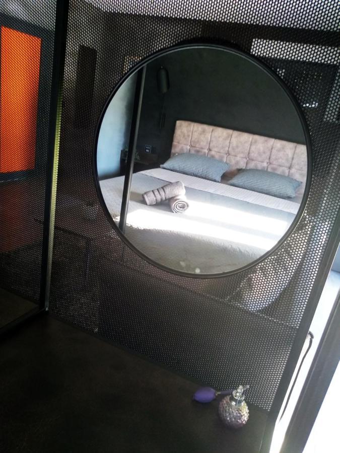 House Of Silence Apartment Trogir Bagian luar foto