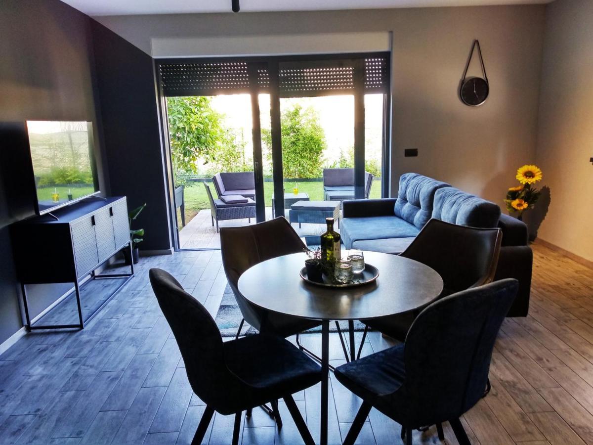 House Of Silence Apartment Trogir Bagian luar foto