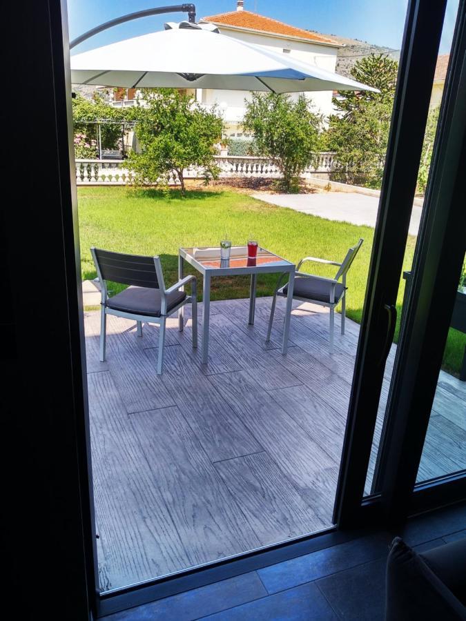 House Of Silence Apartment Trogir Bagian luar foto