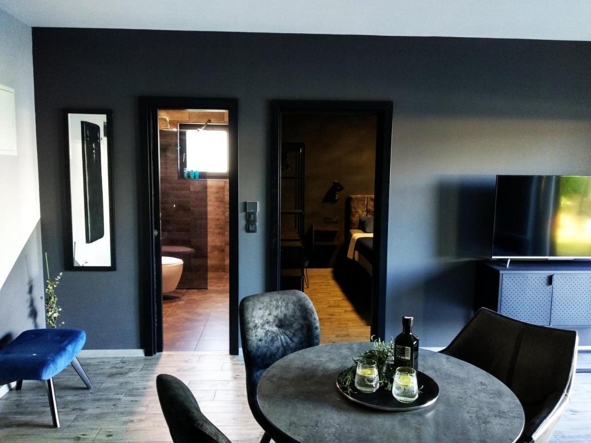 House Of Silence Apartment Trogir Bagian luar foto